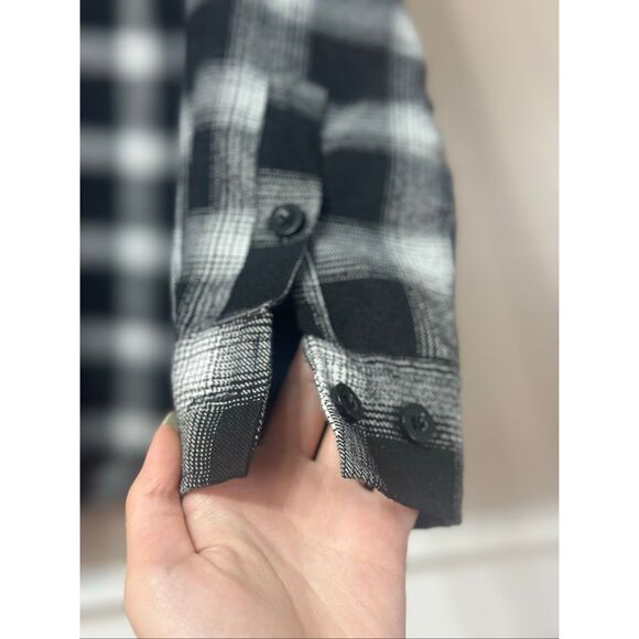 NWOT DIXXON Mickey Black & White Plaid Flannel Button Up Shirt Men's Medium - Picture 3 of 11